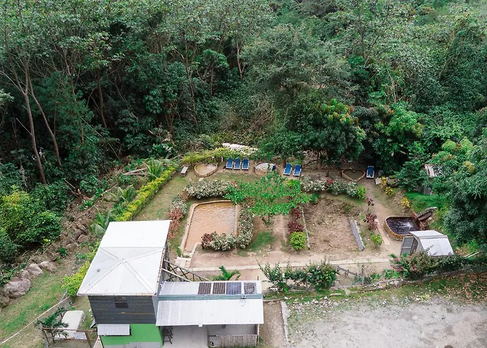 Bambooze Eco Cabin Including Therapeutic Sulphur Baths Roseau