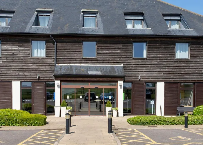 Holiday Inn Express London - Epsom Downs By Ihg
