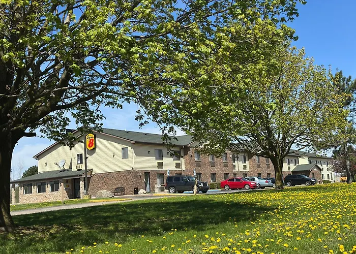 Super 8 By Wyndham Imlay City