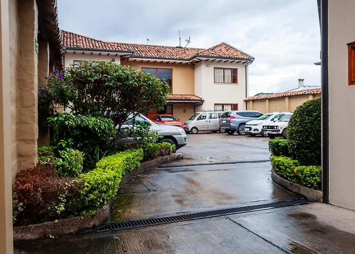 Hotel Calle Angosta Cuenca
