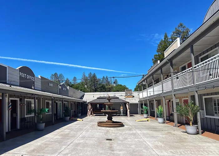 The Old West Inn Willits