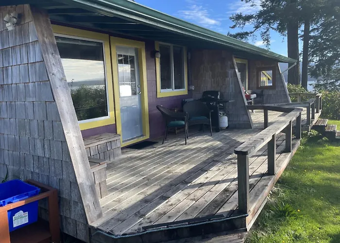 Seine Boat Inn Alert Bay