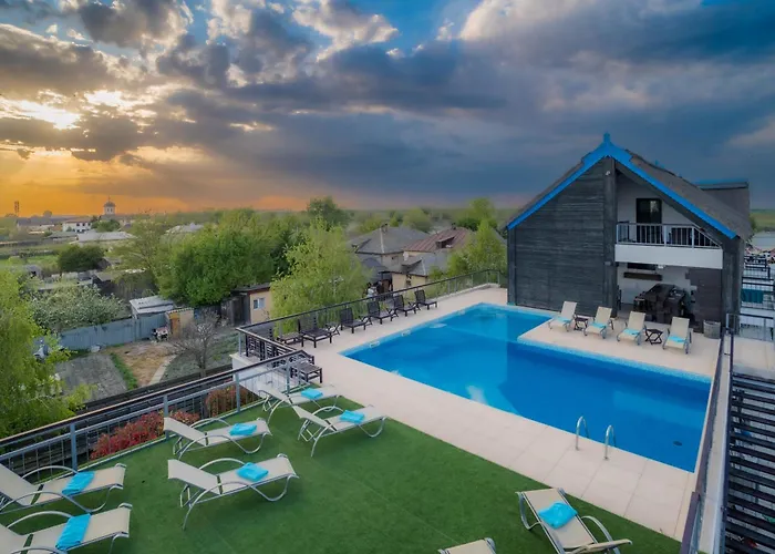 Delta Boutique & Carmen Silva Resort Crisan 