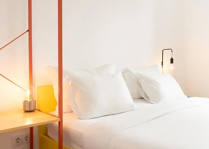 Saturdays - Stay Central, Sleep Easy Lisbon