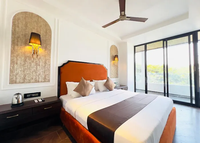 Hotel White Pearl - Colaba Mumbai