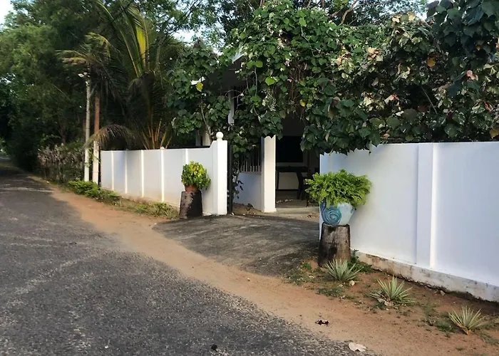 Akm Resort Whisky Point Arugam Bay