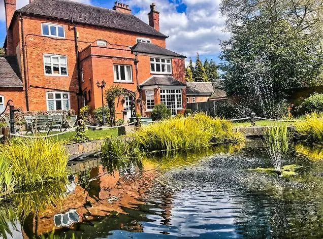 The Manor Guest House Cheadle 
