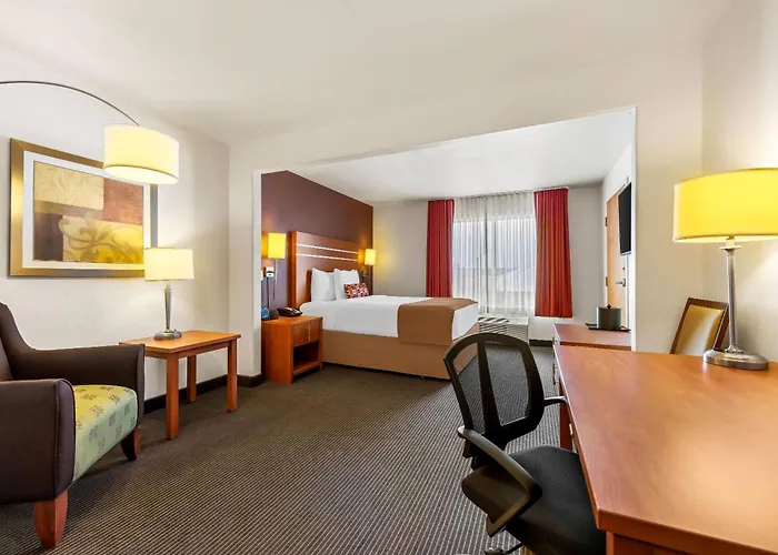 Wingate By Wyndham Calgary South Hotel