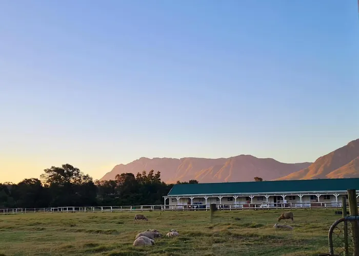 Blue Mountain Farm Lodge, Cabins & Cottages Swellendam