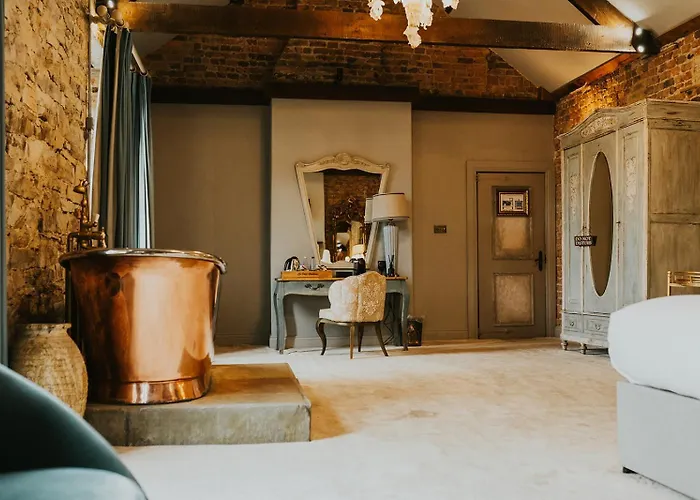 Le Petit Chateau & William De Percy Otterburn