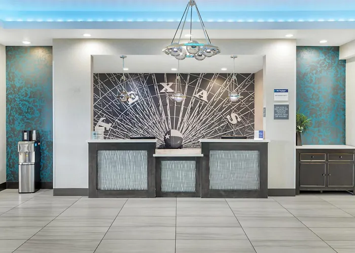 Best Western Plus Waller Hotel
