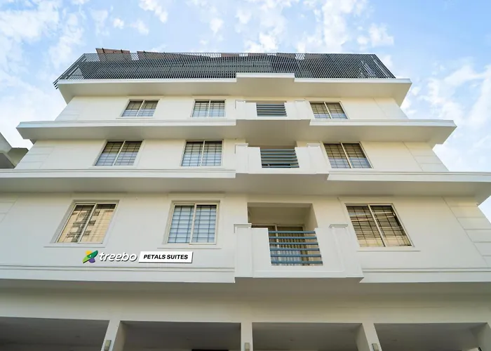 Treebo Petals Suites Marine Drive Kochi