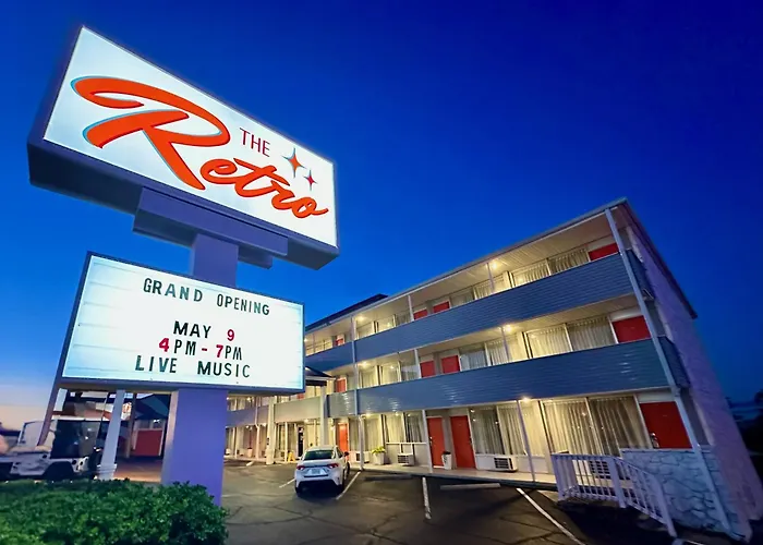 The Retro Hotel Branson