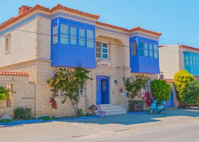 Mor Salkim Konagi Hotel Alaçatı