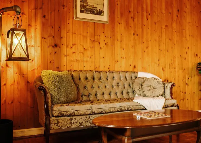 Albert'S Shelburne