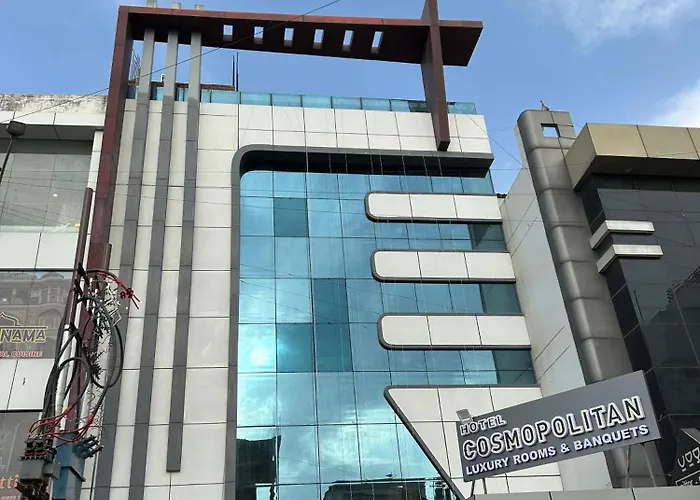 Hotel Cosmopolitan Rooms & Banquet Prayagraj