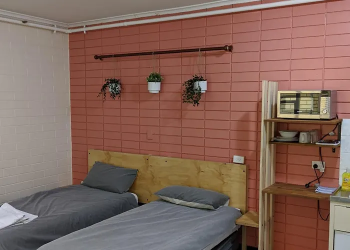 West End Motel & Backpackers Adelaide