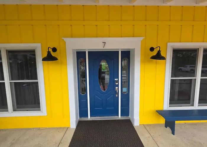 1878 Riverrun - Self-Serve Breakfast, Self Check-In, Wifi, Trail And River Access-No Staff On-Site Hancock