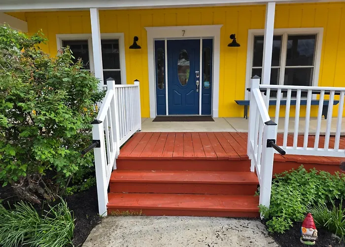 1878 Riverrun - Self-Serve Breakfast, Self Check-In, Wifi, Trail And River Access-No Staff On-Site Hancock