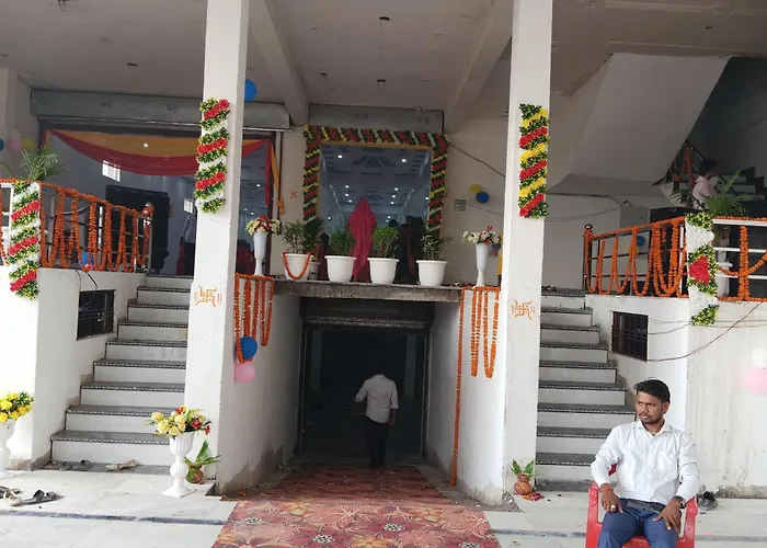 D P Palace Lucknow