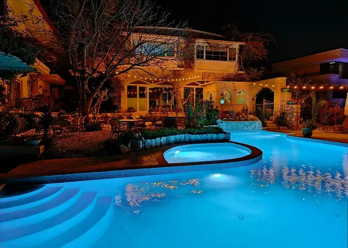 Cumbalıca Flora Otel Çeşme