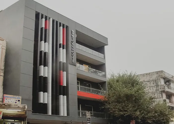 Super Townhouse Dilshad Garden Near Dilshad Garden Metro Station Hotel New Delhi