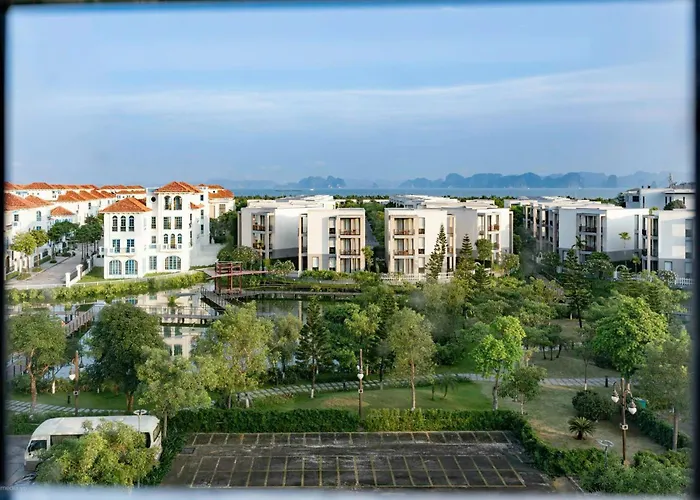 Khách sạn 2 sao trung tâm Khu Du Lịch Vườn Đào - Bãi Cháy - Hạ Long