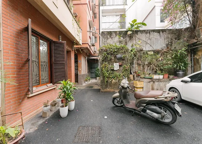Train Street Lux Homestay Hà Nội
