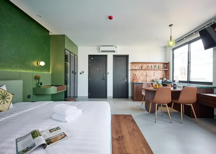 1995S Hostel Hue
