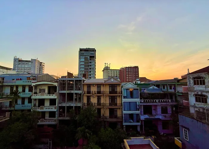 1995S Hostel Hue