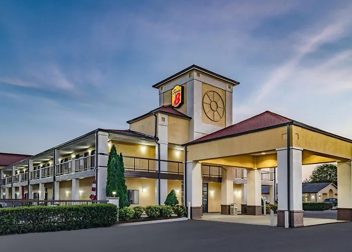 Super 8 By Wyndham Columbia Hotel Match