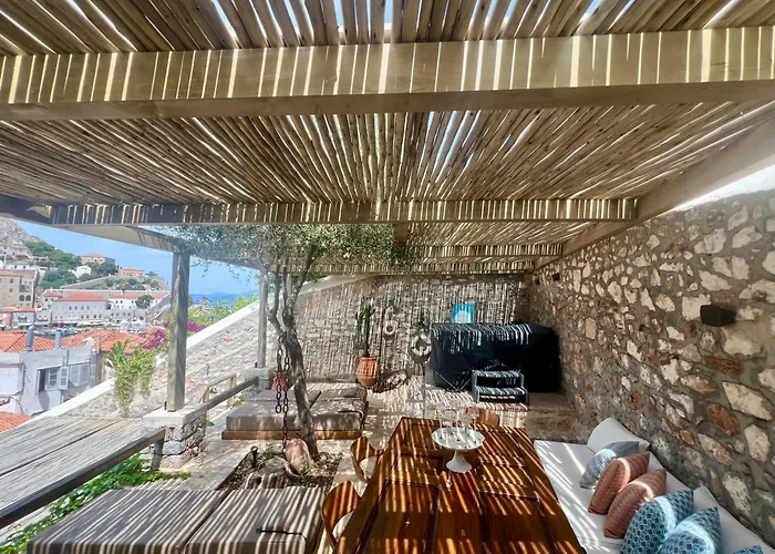 PortaDelMare deluxe suites Hydra 