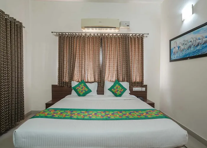 Treebo Pappilon Palace - Pvs Circle Mangalore