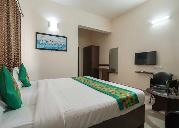 Treebo Pappilon Palace - Pvs Circle Mangalore