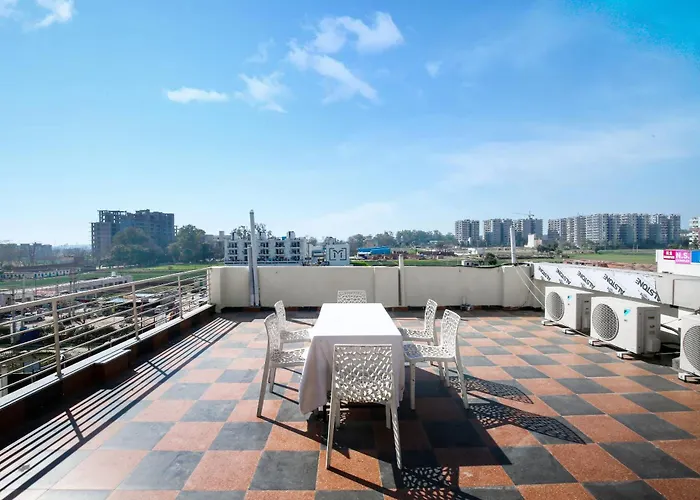 Hotel Woodcrest By Sidham Group !! Comfortable And Peaceful Stay !! Top Rated !! Preferred Hotel Chain Zirakpur