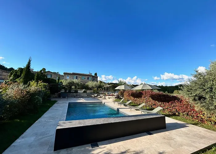 Hotel Les Cachots à Roussillon en Isere