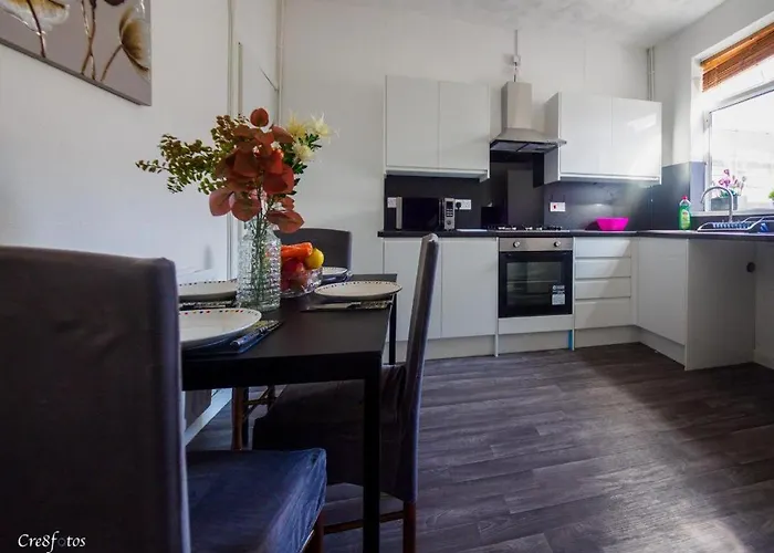 12 Cornwallis Lodge Family Room 1 Stoke-on-Trent