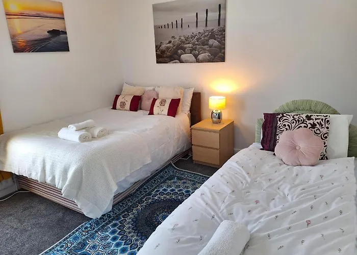 12 Cornwallis Lodge Family Room 1 Stoke-on-Trent