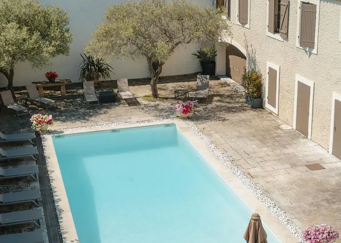 Hotel Logis Les Magnanarelles à Maussane-les-Alpilles