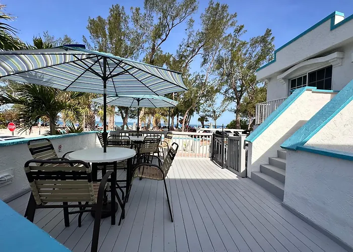 Alamanda Villas On Holmes Beach