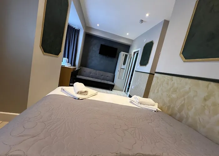 Paragraph Edmonton Palmers Green