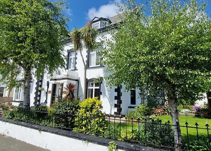 Holcombe House Guest House Llandudno