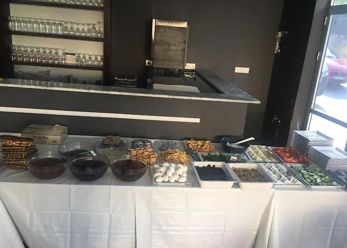 Demir otel Kuşadası