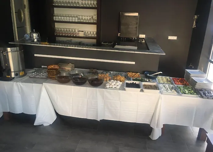 Demir Otel Kusadası