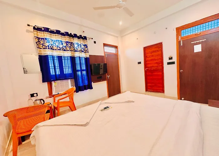 Hridayam Madhuram Hotel -350M From Shri Ram Janam Bhumi Ayodhya