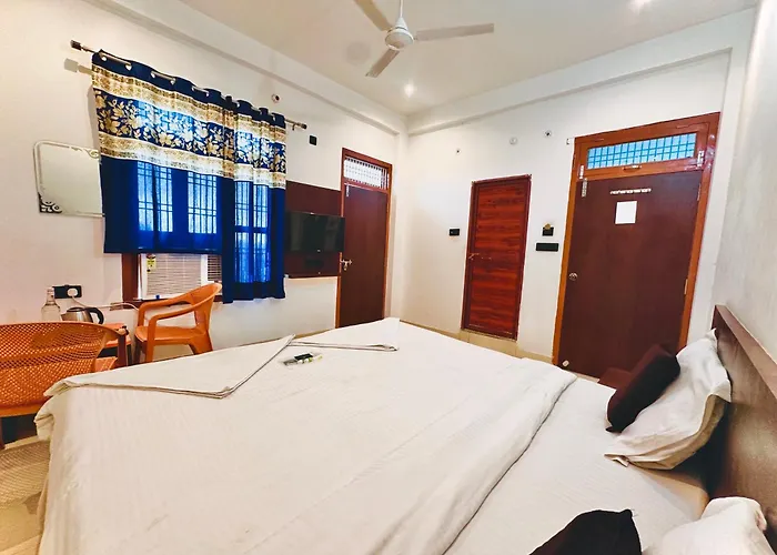 Hridayam Madhuram Hotel -350M From Shri Ram Janam Bhumi Ayodhya