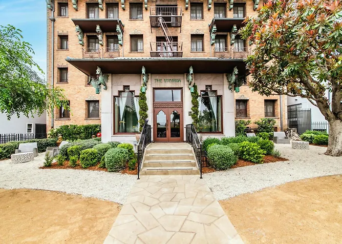 The Nirvana Apartment Hotel Los Angeles