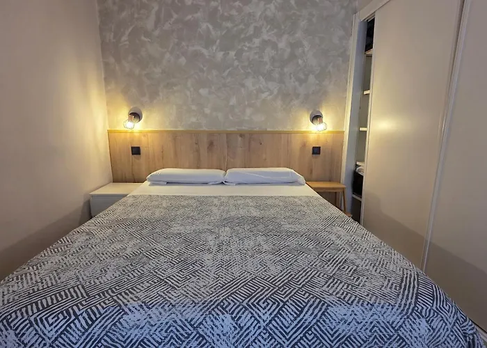 Hostal Santa Ana Colors Madrid