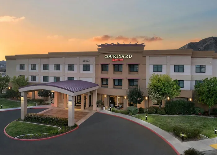 Courtyard By Marriott Santa Clarita Valencia Hotel