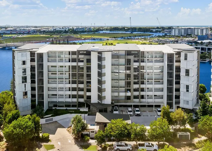 North Shore Oceanside Kawana Kawana Waters